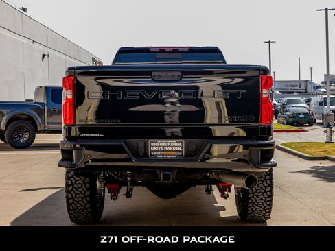 Used 2024 Chevrolet Silverado 3500 High Country w/ Technology Package image 8