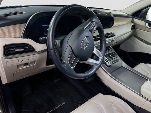 Used 2022 Hyundai Palisade SEL w/ Premium Package image 16