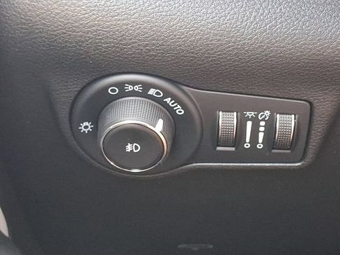 Used 2025 Jeep Compass Limited AWD/4WD image 25