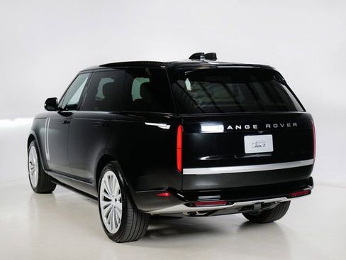 Used 2025 Land Rover Range Rover Long Wheelbase Autobiography AWD/4WD image 32