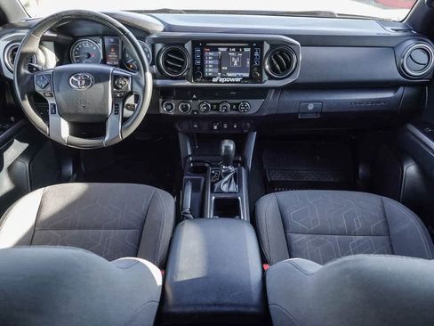 Used 2019 Toyota Tacoma TRD Sport image 11