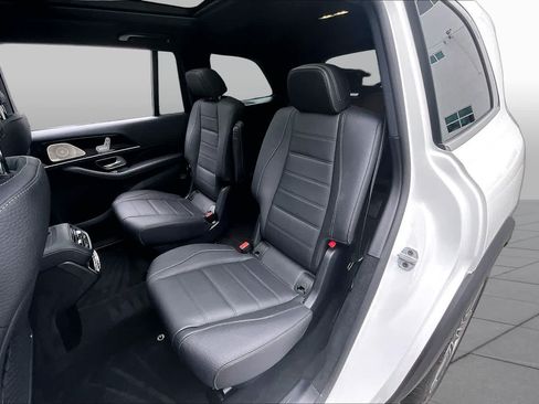Certified 2026 Mercedes-Benz GLS 450 4MATIC image 18