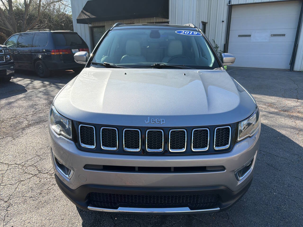 Used 2019 Jeep Compass Limited w/ Safety & Security Group AWD/4WD image 2