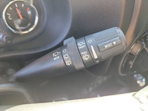 Used 2017 Jeep Wrangler Unlimited Rubicon image 29