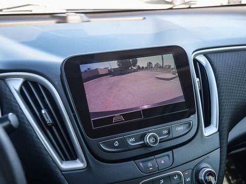 Used 2022 Chevrolet Malibu LT FWD image 22
