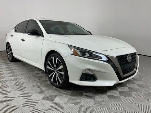 Used 2022 Nissan Altima 2.0 SR FWD image 7