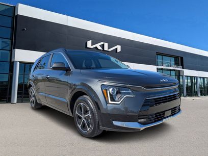 Certified 2025 Kia Niro SX