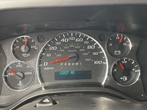 Used 2024 GMC Savana 2500 w/ Driver Convenience Package image 19