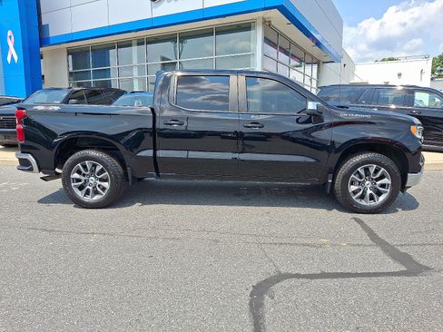 Certified 2024 Chevrolet Silverado 1500 LT AWD/4WD image 8