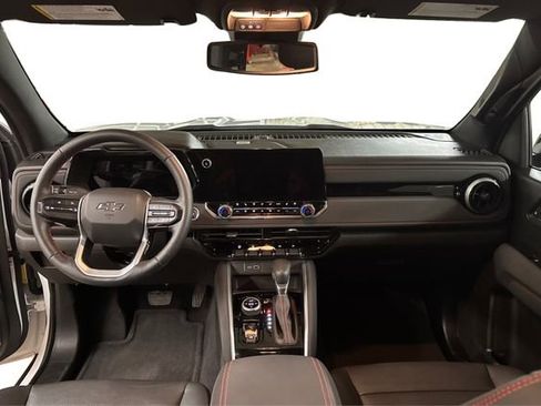 Used 2024 Chevrolet Colorado Z71 w/ Z71 Convenience Package 2 image 23