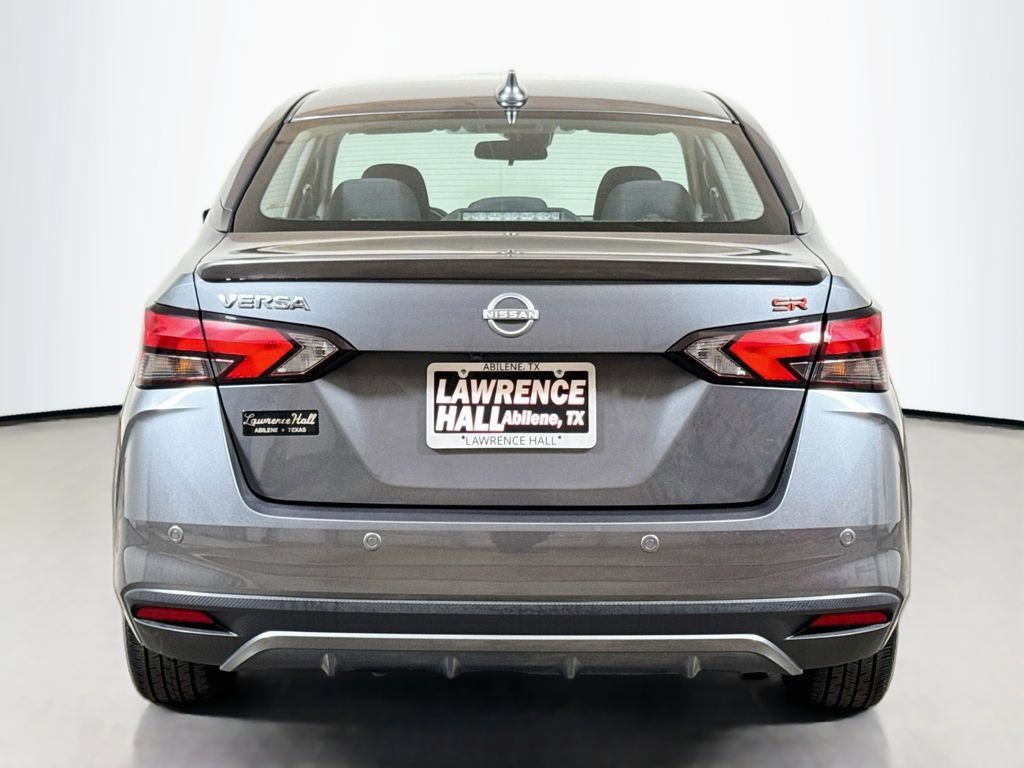 Used 2025 Nissan Versa SR FWD image 5