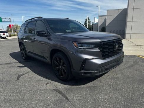 Used 2025 Honda Pilot Black Edition image 1