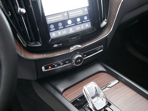 Certified 2023 Volvo XC60 B5 Ultimate AWD/4WD image 15