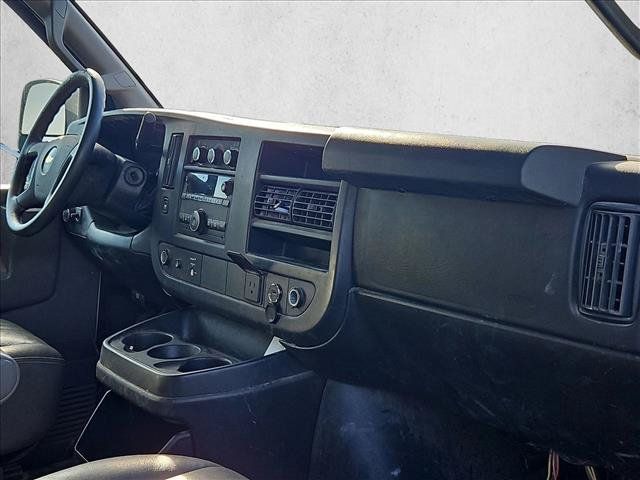Used 2017 Chevrolet Express 2500 RWD image 15