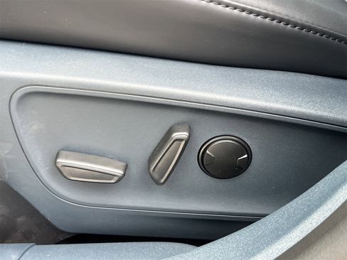 New 2026 Ford Maverick Lariat w/ Black Appearance Package image 18