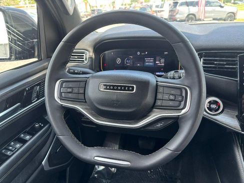 Used 2024 Jeep Wagoneer L Series III w/ Flexible Seating Group AWD/4WD image 14
