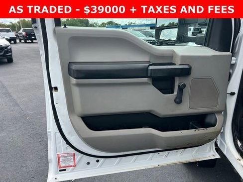 Used 2017 Ford F550 2WD Regular Cab Super Duty image 11