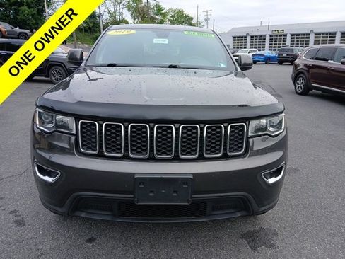 Used 2019 Jeep Grand Cherokee Laredo AWD/4WD image 9