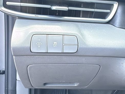 Used 2025 Hyundai Elantra SEL FWD image 14