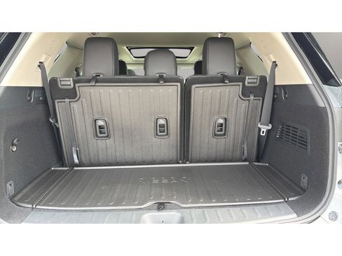 New 2026 Nissan Pathfinder Platinum AWD/4WD image 12