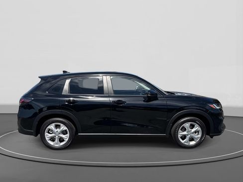 Used 2023 Honda HR-V LX image 3