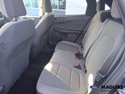 Used 2022 Ford Escape SE w/ Cold Weather Package AWD/4WD image 11
