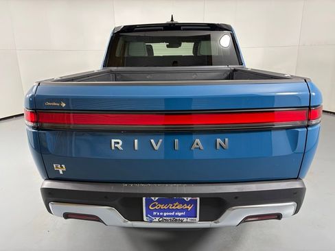 Used 2022 Rivian R1T Adventure image 8