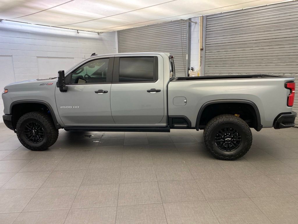 Used 2026 Chevrolet Silverado 2500 ZR2 AWD/4WD image 5