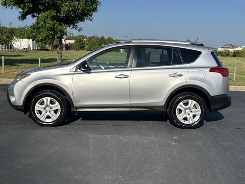 Used 2015 Toyota RAV4 LE FWD image 6