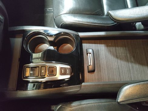 Used 2016 Honda Pilot Touring image 26