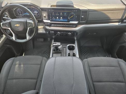 Used 2025 Chevrolet Silverado 1500 LT AWD/4WD image 25
