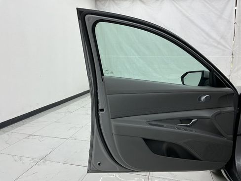 Used 2024 Hyundai Elantra Blue FWD image 20