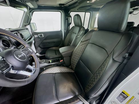 Used 2023 Jeep Wrangler Unlimited Sahara AWD/4WD image 13