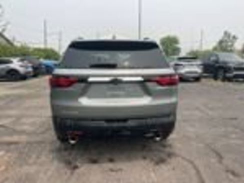 Used 2023 Chevrolet Traverse LT FWD image 7