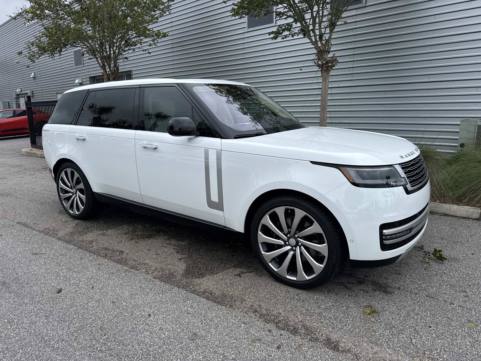 Used 2023 Land Rover Range Rover Long Wheelbase Autobiography AWD/4WD image 4