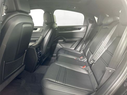 Certified 2026 Porsche Cayenne Coupe AWD/4WD image 26
