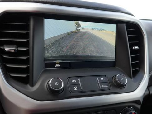 Used 2023 GMC Acadia SLT FWD image 16