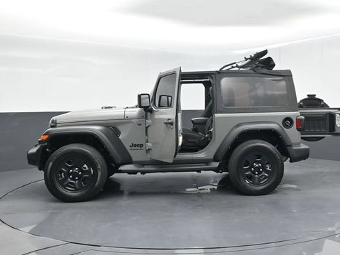 Used 2022 Jeep Wrangler Sport AWD/4WD image 59