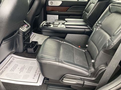 Used 2021 Lincoln Navigator Reserve w/ Luxury Package image 17