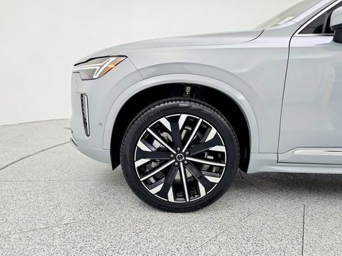 Certified 2026 Volvo XC90 B5 Plus w/ Protection Package image 32