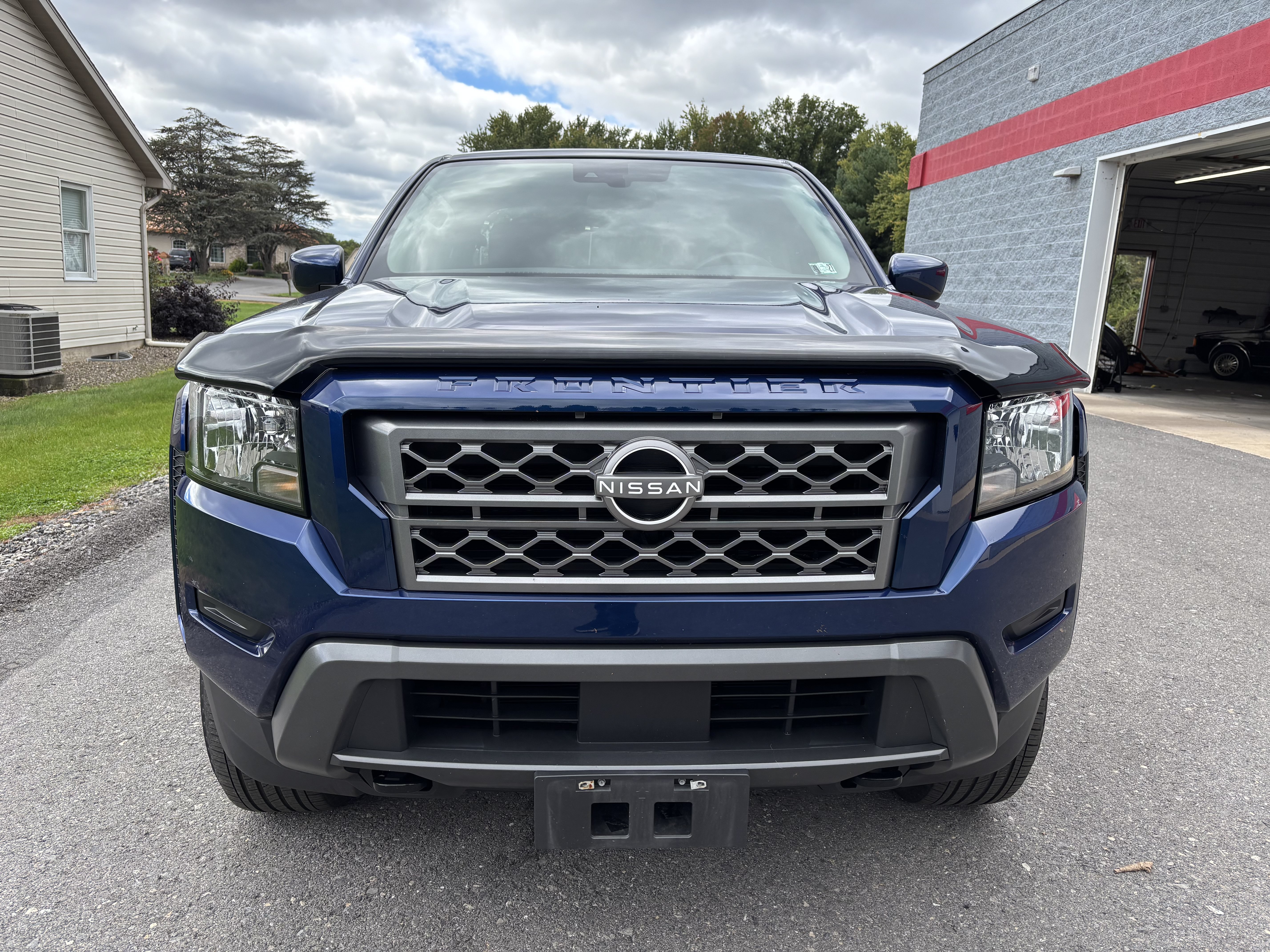 Used 2023 Nissan Frontier SV w/ Tow Package AWD/4WD image 8
