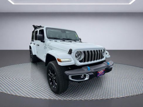 Used 2024 Jeep Wrangler Unlimited Sahara AWD/4WD image 13