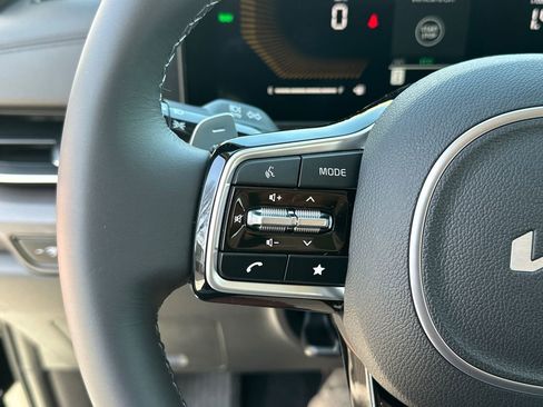 New 2026 Kia Carnival EX FWD image 29