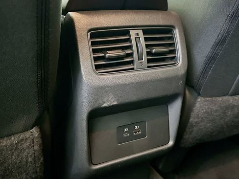 Used 2022 Nissan Rogue SV image 13