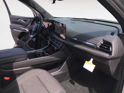 New 2026 Chevrolet Traverse LT w/ Enhanced Driving Package image 15