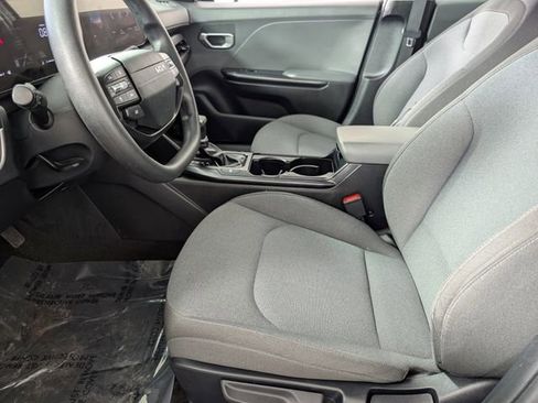 Used 2025 Kia K4 LXS image 13