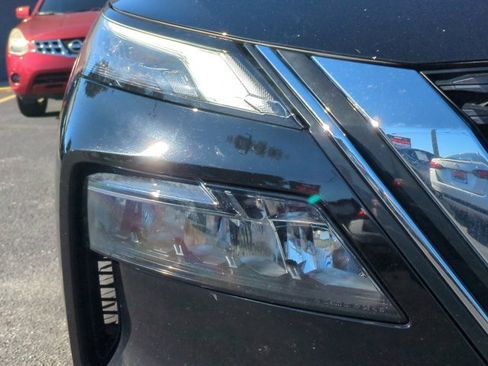 Used 2023 Nissan Rogue S image 10