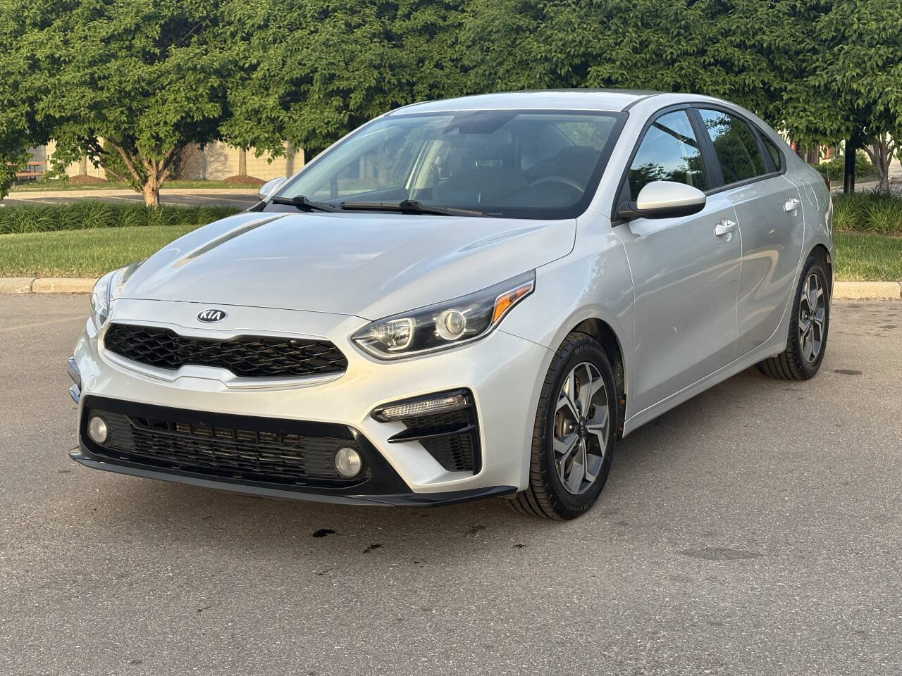 Used 2021 Kia Forte LXS FWD image 2