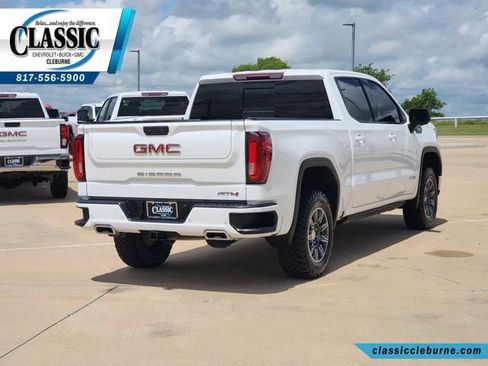 Used 2024 GMC Sierra 1500 AT4 w/ AT4 Preferred Package AWD/4WD image 10