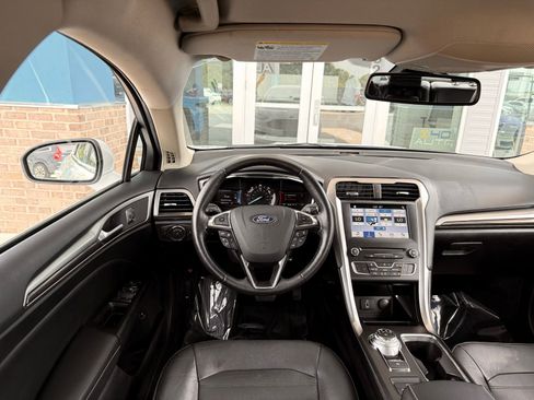 Used 2018 Ford Fusion SE w/ Equipment Group 602A FWD image 23